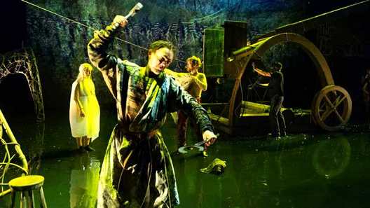 Kongens Fald i billed-orgie, Aarhus Teater